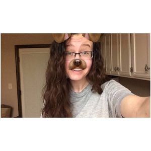 Meet your Posher, Caitlyn